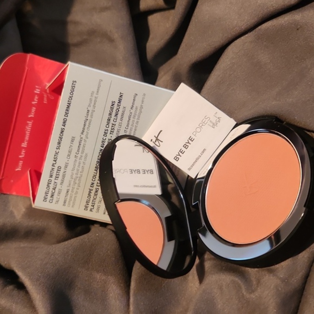 It Cosmetics Bye Bye Pores Blush